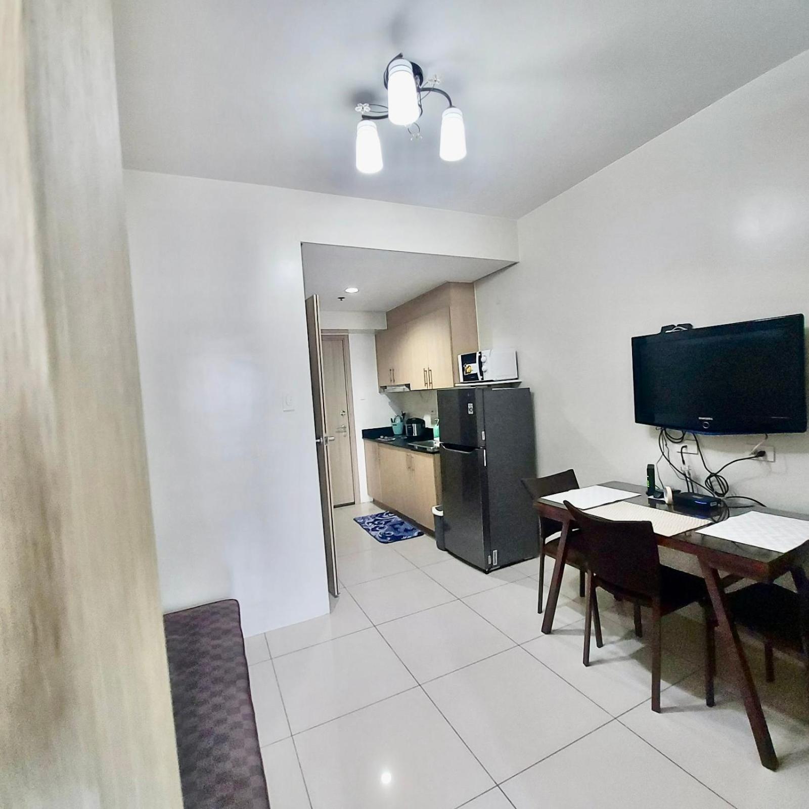 De Luxe, Standard And Studio Suites -The Breeze Residences-Close To Airport,Mall Of Asia, Us Embassy Manila Eksteriør billede